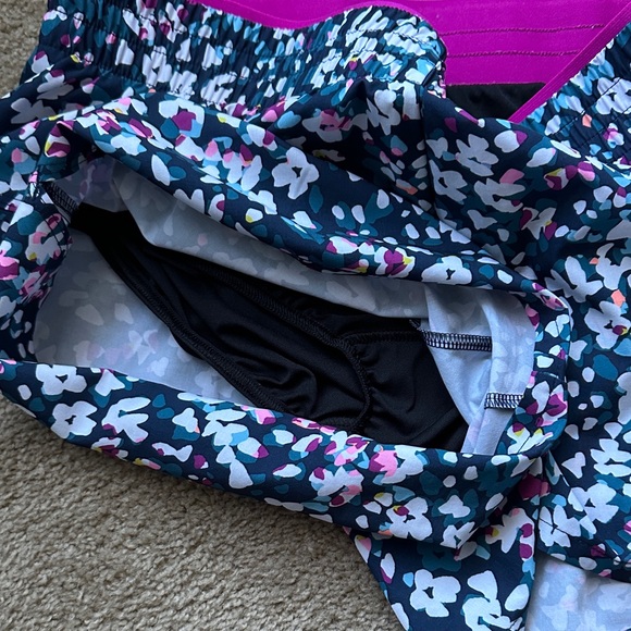 Floral Patterned Athletic Shorts - Picture 4 of 5